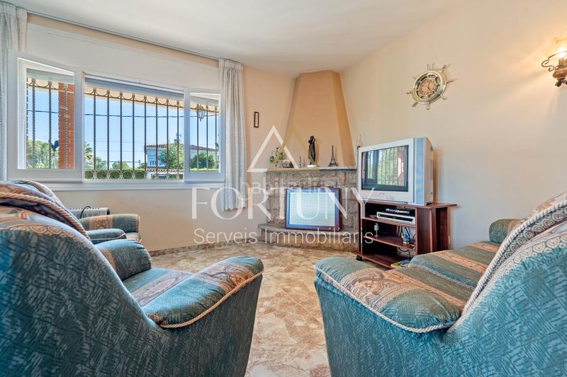 Foto a86b4af6-b3d3-4990-b1a4-b70165138078. Haus in carrer bruselas 12 in Poble Mont-roig del Camp