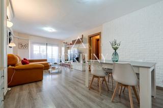 Appartement  Carrer barcelona 22. Amplio y céntrico piso en cambrils