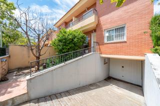 Maison jumelée  Carrer moscú. Acogedor chalet pareado en cambrils