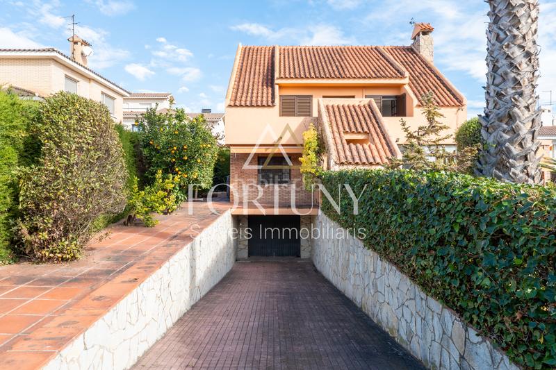 Foto 75e3d8af-42c8-48f0-a5de-4e0b818992d2. Chalet with fireplace heating parking pool in Els Tallats - Mas Olivé Cambrils