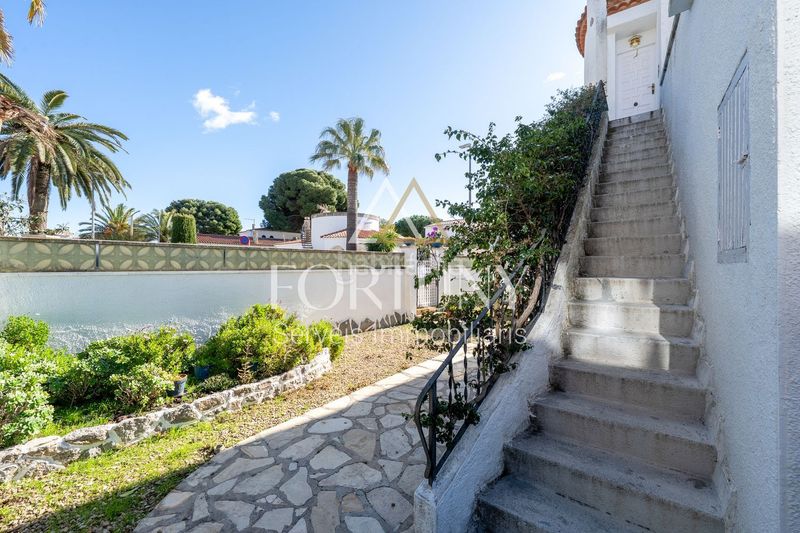 Foto 2e431e57-c493-47c6-8e32-fba52544fc3e. Casa amb aparcament a Regueral - Prat d'en Forés Cambrils