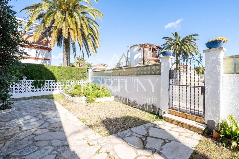 Foto 95c621e9-a3d5-4e05-886d-5fc1f4261339. Casa amb aparcament a Regueral - Prat d'en Forés Cambrils