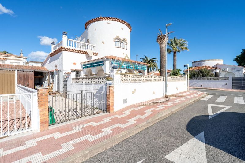 Foto 9c71f02e-7e33-4563-9ebc-134ad2329810. Casa amb aparcament a Regueral - Prat d'en Forés Cambrils