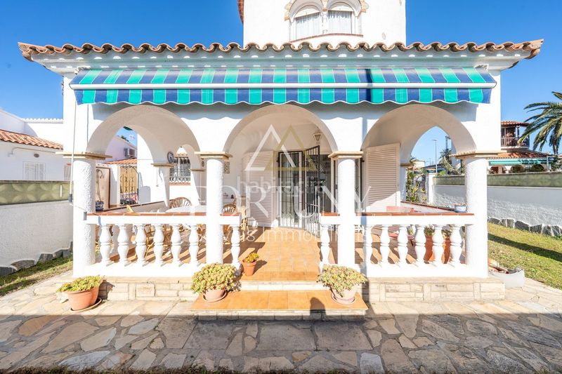 Foto a9319da2-3ab6-46a7-bced-d611890c27f7. Casa amb aparcament a Regueral - Prat d'en Forés Cambrils