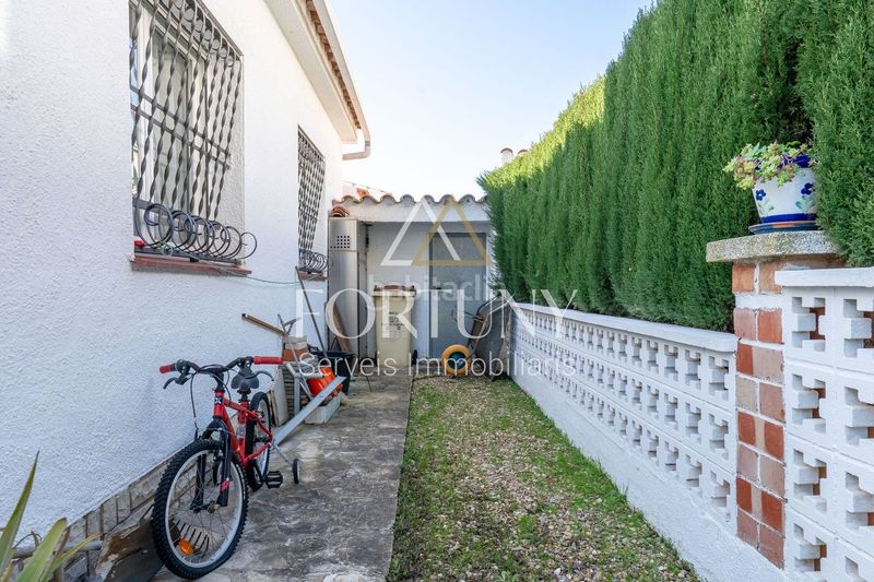 Foto ff7c4eeb-bf5d-4f10-b89e-18bf77e45fae. Casa amb aparcament a Regueral - Prat d'en Forés Cambrils