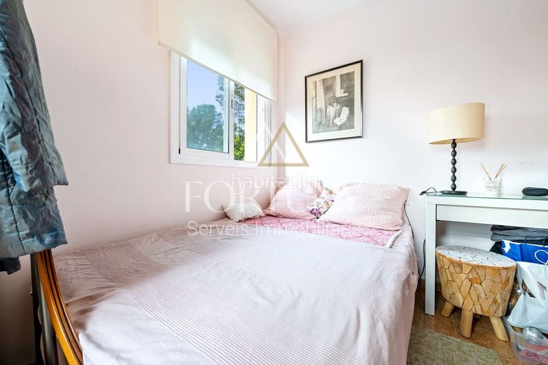 Foto 0d2b34ac-48c6-400e-bb3a-bfc60ef45606. Casa amb aparcament a Centre Miami Platja