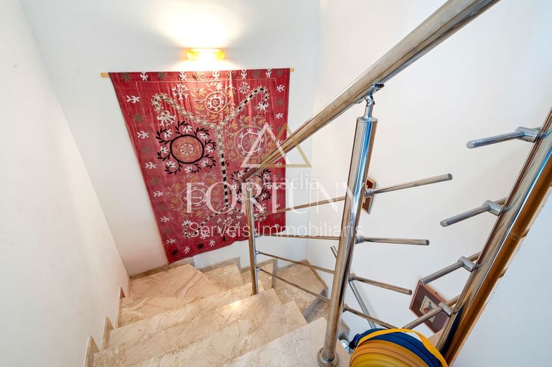 Foto 13dd3496-4f7b-4f1a-be96-4ce38681d816. Casa amb aparcament a Centre Miami Platja