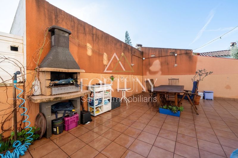 Foto 3cf105d5-06be-4e7c-88e0-32c8a0d62cc6. Casa amb aparcament a Centre Miami Platja