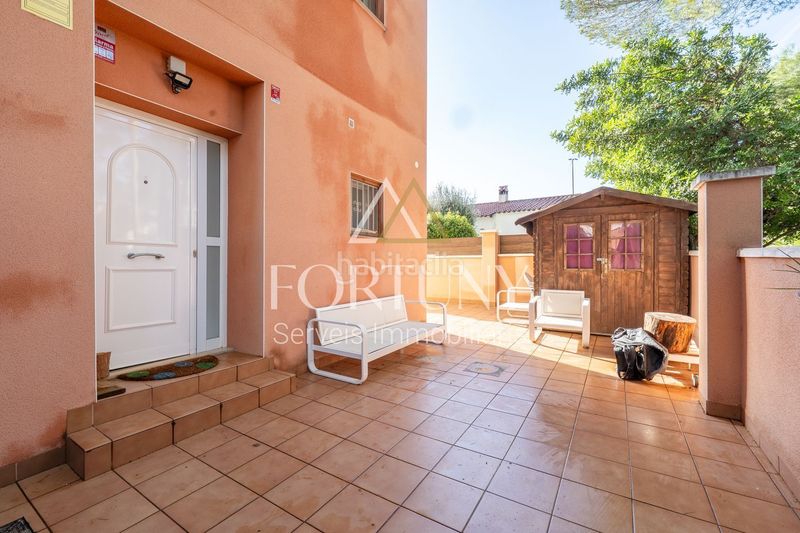 Foto 73b78fbe-d693-4b41-9e75-18713d263e6d. Casa amb aparcament a Centre Miami Platja