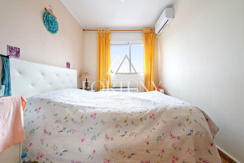 Foto 83243e6a-edd0-406c-9899-b0e4fa33aae7. Casa amb aparcament a Centre Miami Platja