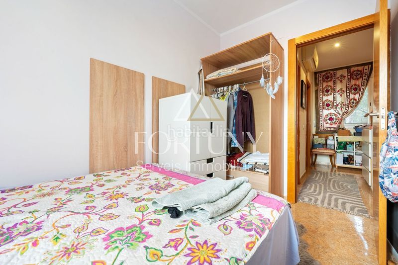 Foto dbadf880-8cb5-48a3-a4a5-824f95a7a22a. Casa amb aparcament a Centre Miami Platja