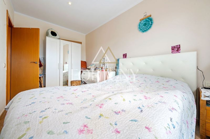 Foto f913f7f8-325b-4118-ab48-95e3a0a85e4b. Casa amb aparcament a Centre Miami Platja