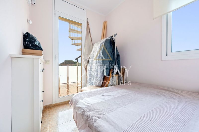 Foto f9944d6c-45de-45ae-a5ac-7638fc62234d. Casa amb aparcament a Centre Miami Platja