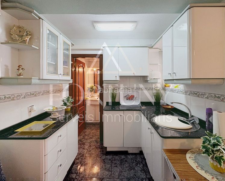 Foto 2d686b61-fa07-477b-bf60-bfdbbcffc989. Estudi a Platja de Llevant Salou