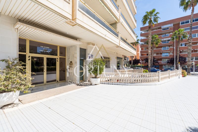 Foto 9ad423fe-87da-4063-bc6c-18b6a0dc86f5. Pis amb piscina a Barenys Salou