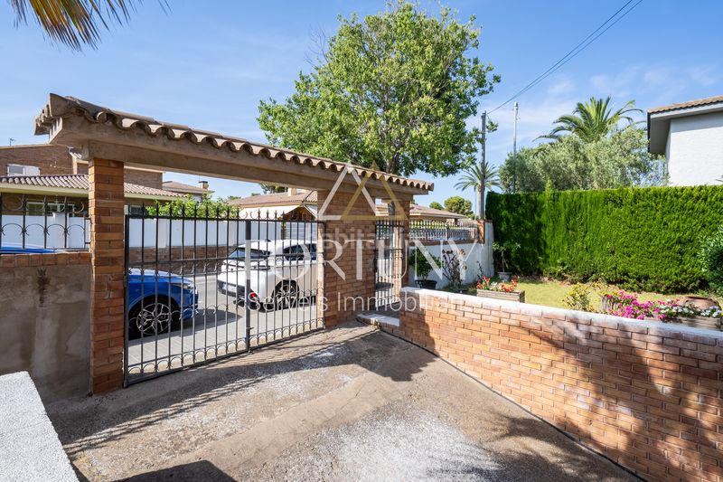 Foto 5df6d460-243d-4b7a-b412-6ce7378b0431. Casa amb aparcament piscina a Cambrils port Cambrils