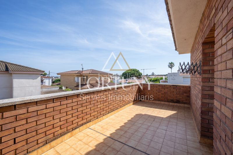 Foto a0f93378-e7bf-403c-ac11-cd251ab6be8e. Casa amb aparcament piscina a Cambrils port Cambrils