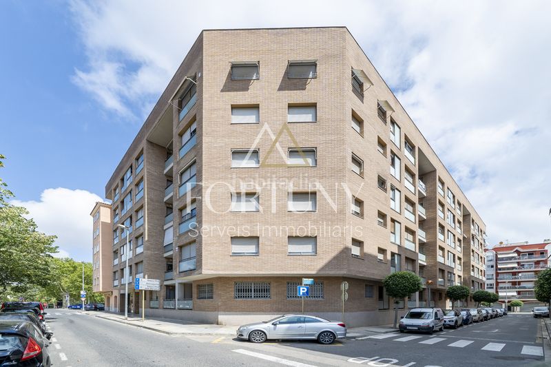 Foto c1d51a6e-4f9f-4915-9cc8-7a8a3758b6af. Pis amb aparcament a casc antic - nou Cambrils Cambrils