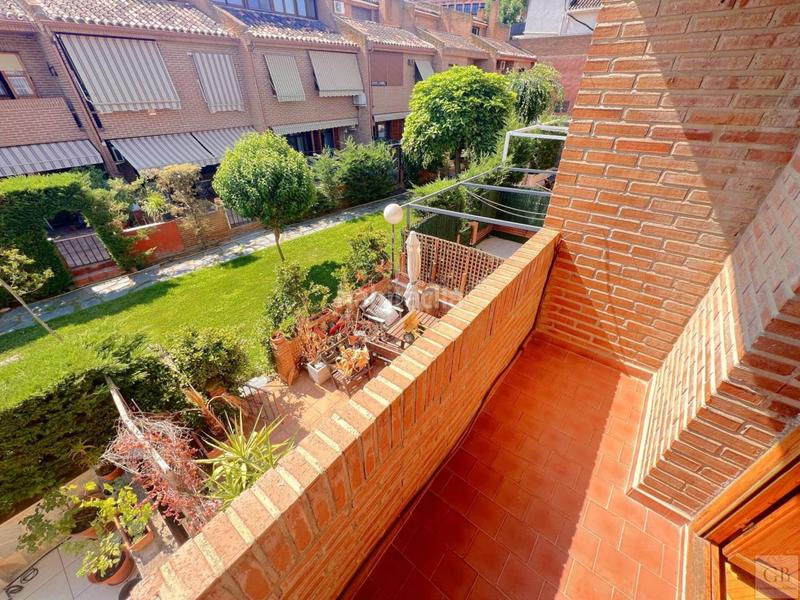 Foto 33abbc39-4efe-4940-ae1a-32bb924e8e51. Casa adossada amb calefacció aparcament a Los Cigarrales-La Bastida Toledo