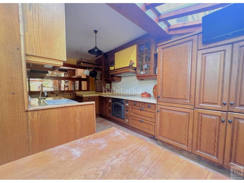 Foto 9abd01f9-e03b-4936-9093-cd49e11f6569. Casa adossada amb calefacció aparcament a Los Cigarrales-La Bastida Toledo