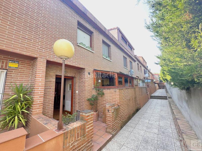 Foto da2ba06d-07d0-4408-8aed-0db32f6b2909. Casa adossada amb calefacció aparcament a Los Cigarrales-La Bastida Toledo