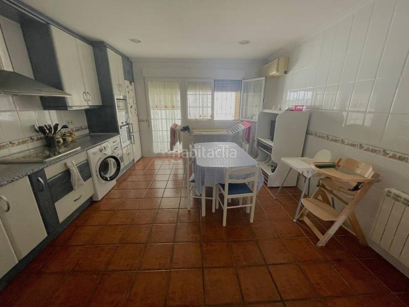 Foto 8157aa6e-1872-4800-9f8a-d8ac16c6f43f. Miete haus mit parking in Pepino