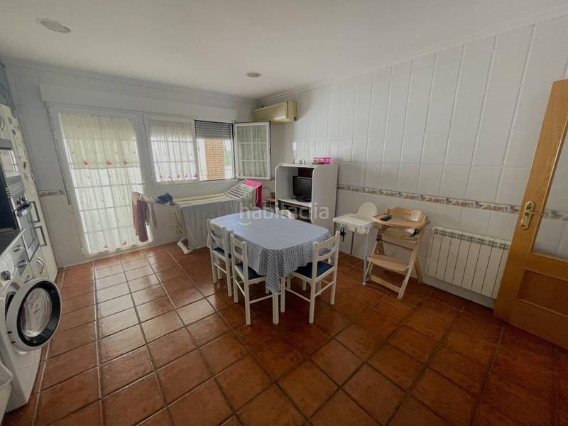 Foto f7acd6b2-8879-44ff-b43b-63ae4a4903e4. Miete haus mit parking in Pepino