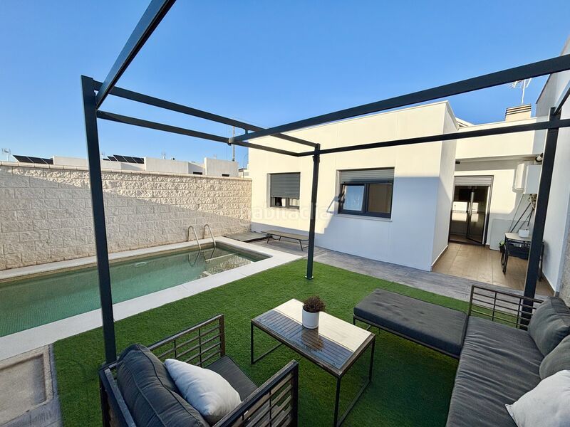 Foto 1319689c-b35c-44ea-a169-90538d021bf9. Casa adossada amb calefacció aparcament piscina a Olías del Rey