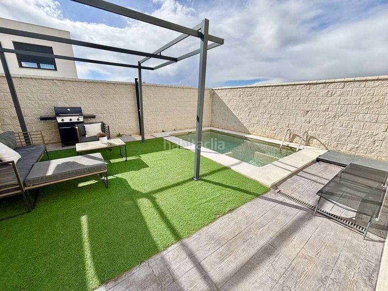 Foto 401dbce1-be95-4be8-8852-8cd4c5f9a140. Casa adossada amb calefacció aparcament piscina a Olías del Rey