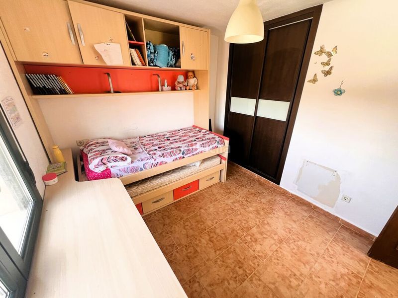 Foto efe64824-ce3e-429e-b0d3-a0acc4c7131c. Xalet amb calefacció aparcament a Noez