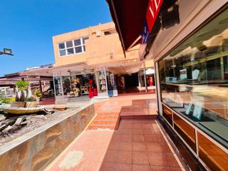 Location Local commercial  Calle malaga. Se alquila local de esquina