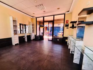 Location Local commercial  Avenida de alemania. Calima homes alquila luminoso local