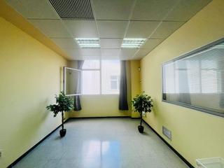 Geschäftsraum  Calle juan gutemberg. Local comercial en los tarahales