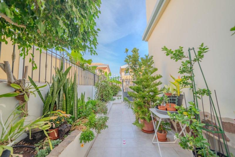 Foto 55aed413-c7f0-41eb-8d50-7e79e1c46cbf. Casa adossada amb piscina a San Fernando San Bartolomé de Tirajana