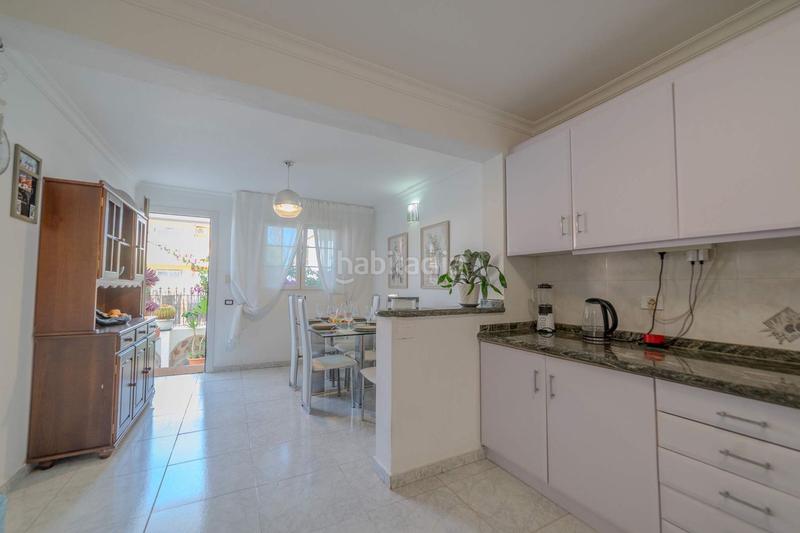 Foto a77ba120-133b-4b82-b9fd-5e5e6fced9da. Casa adossada amb piscina a San Fernando San Bartolomé de Tirajana