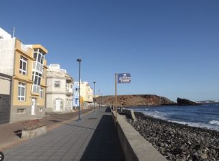 Edifici  Sebastian jimenez diaz. Edificio en venta en el burrero, a solo 1 minuto caminando de la