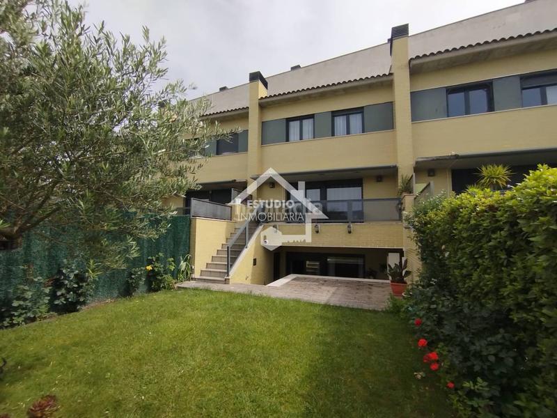 Foto 0a6e8231-178d-4ee6-8a08-fb9d3f07ec22. Reihenhaus mit heizung parking pool in Viana