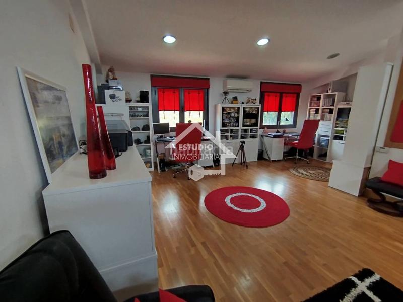 Foto 41e11088-a1a6-4543-b41c-54a02646c71c. Reihenhaus mit heizung parking pool in Viana