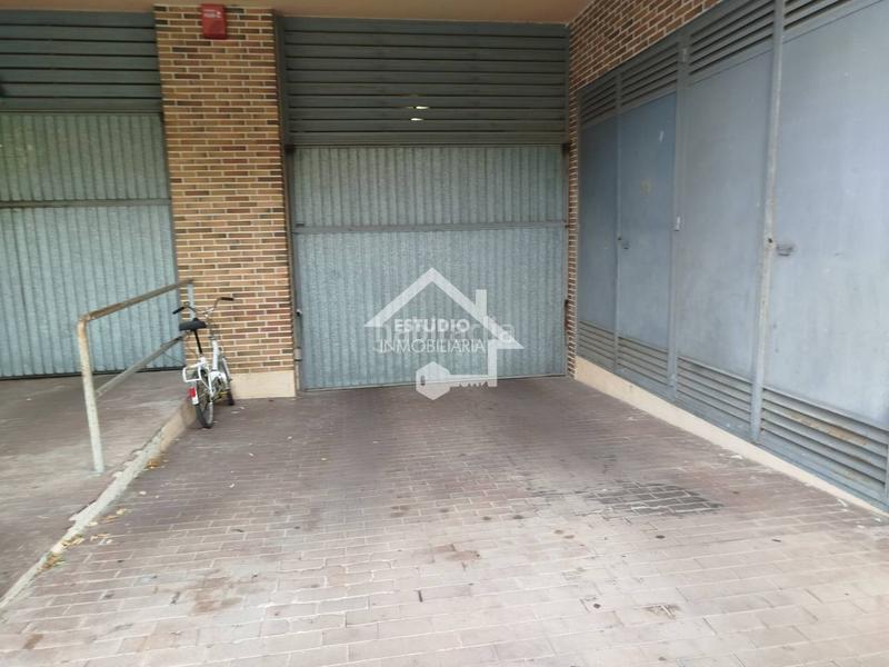 Foto 7b35a180-3c94-45fd-b82d-e119abddde4e. Car parking in Oeste Logroño