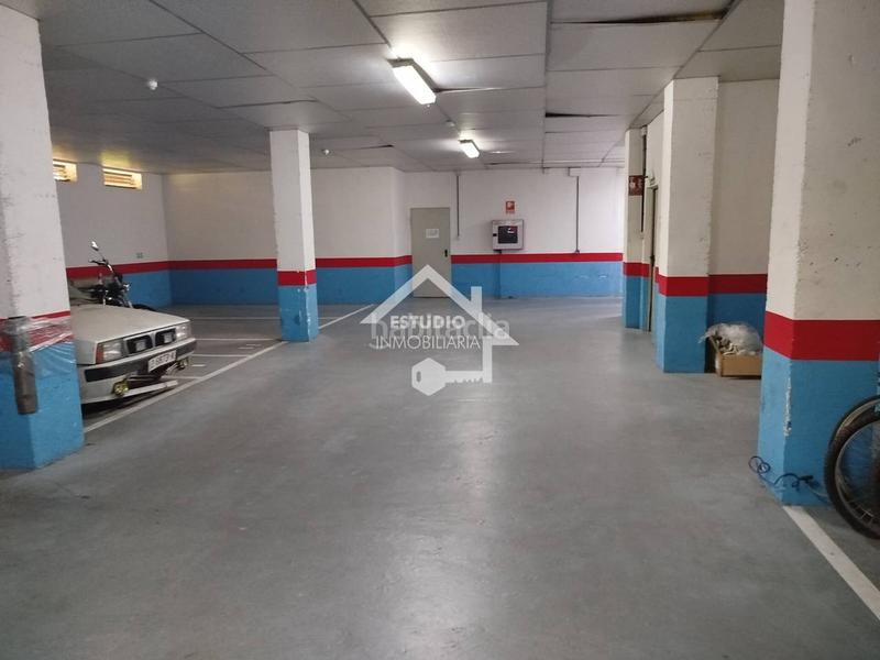 Foto df29ae95-baa7-4bc2-afc8-e85ef95c5901. Car parking in Oeste Logroño