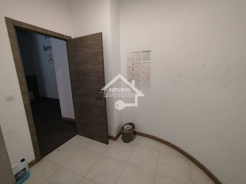 Foto a5459297-ff5e-4eb3-ba6c-22cbb07ee9fb. Local comercial a Gran Via Logroño