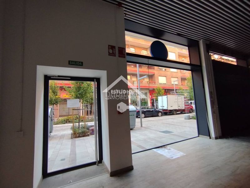 Foto ab2f0f36-1b98-4280-8a06-fed3030289b6. Local comercial a Gran Via Logroño