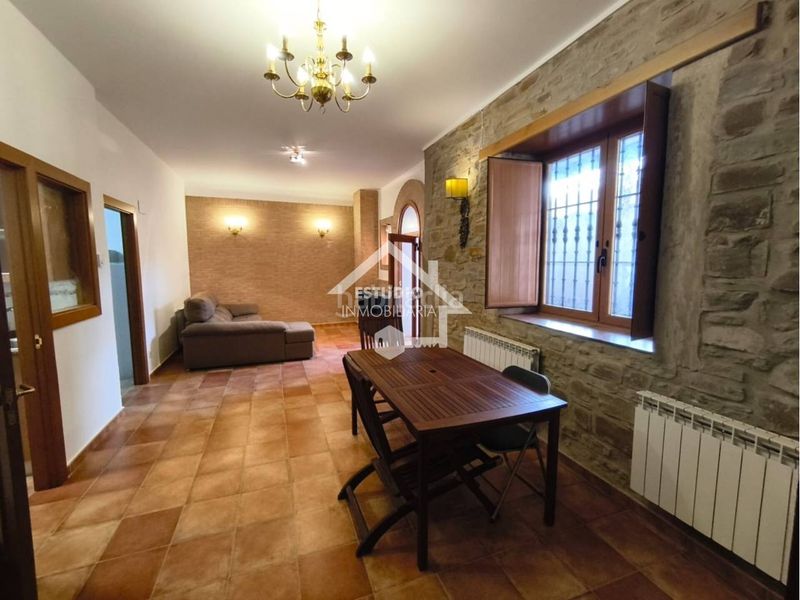 Foto 7f6d7c80-f52b-409d-a6f6-31273f9e7a1a. Casa amb calefacció aparcament a Mendavia