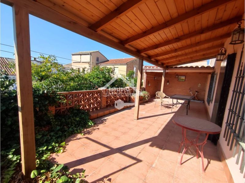 Foto b8f463ba-f60c-46fd-93e5-c25fc4a8691e. Casa amb calefacció aparcament a Mendavia