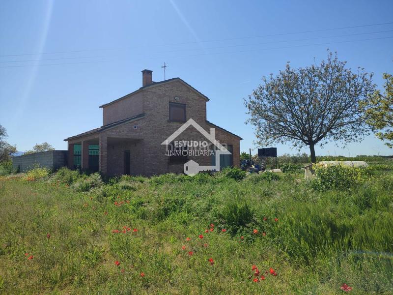 Foto ba0bebab-a999-406d-bf21-ec73f330aa9b. Finca rústica a Mendavia