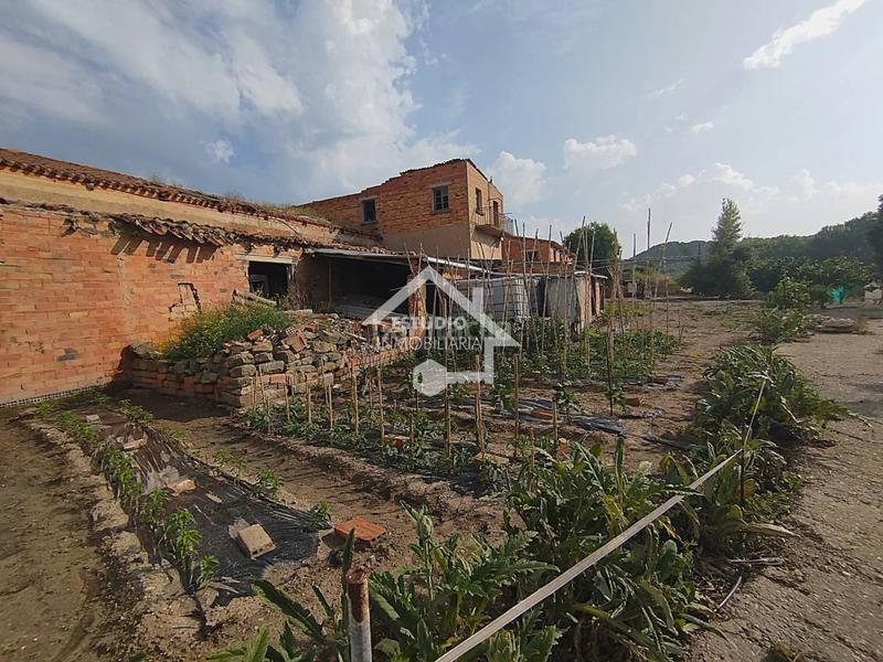 Foto c042d3d5-08ad-4d9d-a59d-1a31e614289c. Fondo rustico in Viana