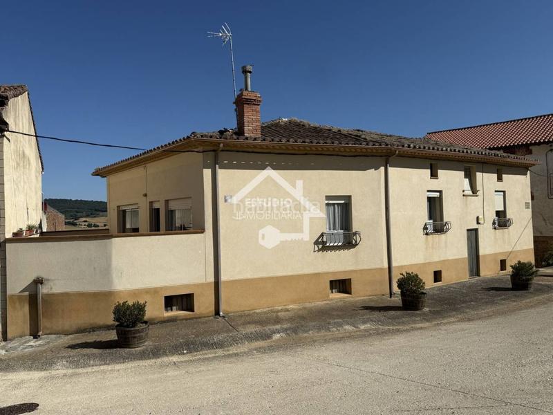 Foto 2016dbff-0dab-4fc6-ba09-6ebb9a8963f9. Casa con riscaldamento parcheggio in Genevilla