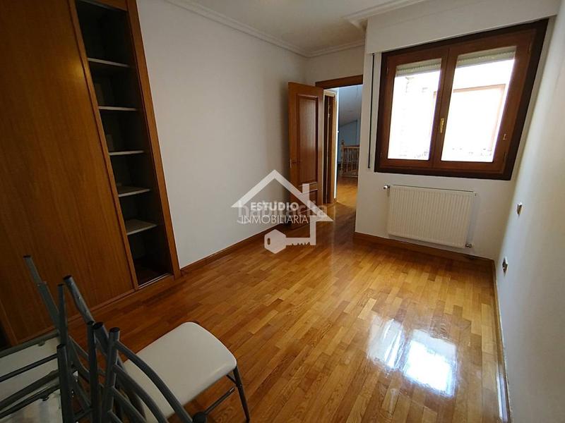 Foto 3d9c5ac9-3471-40c8-bef7-2e978073f4a7. Dúplex amb calefacció aparcament a Viana