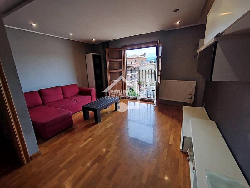 Foto 40ba4657-8ee7-4385-8d33-a8b3e01e9ba9. Dúplex amb calefacció aparcament a Viana