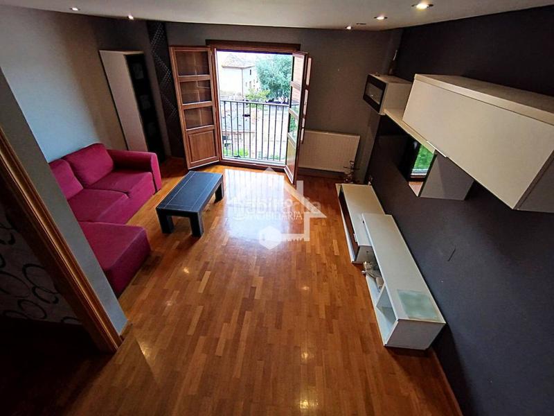 Foto 6ac1430a-4bac-4863-93fe-9aa971dc6d99. Dúplex amb calefacció aparcament a Viana